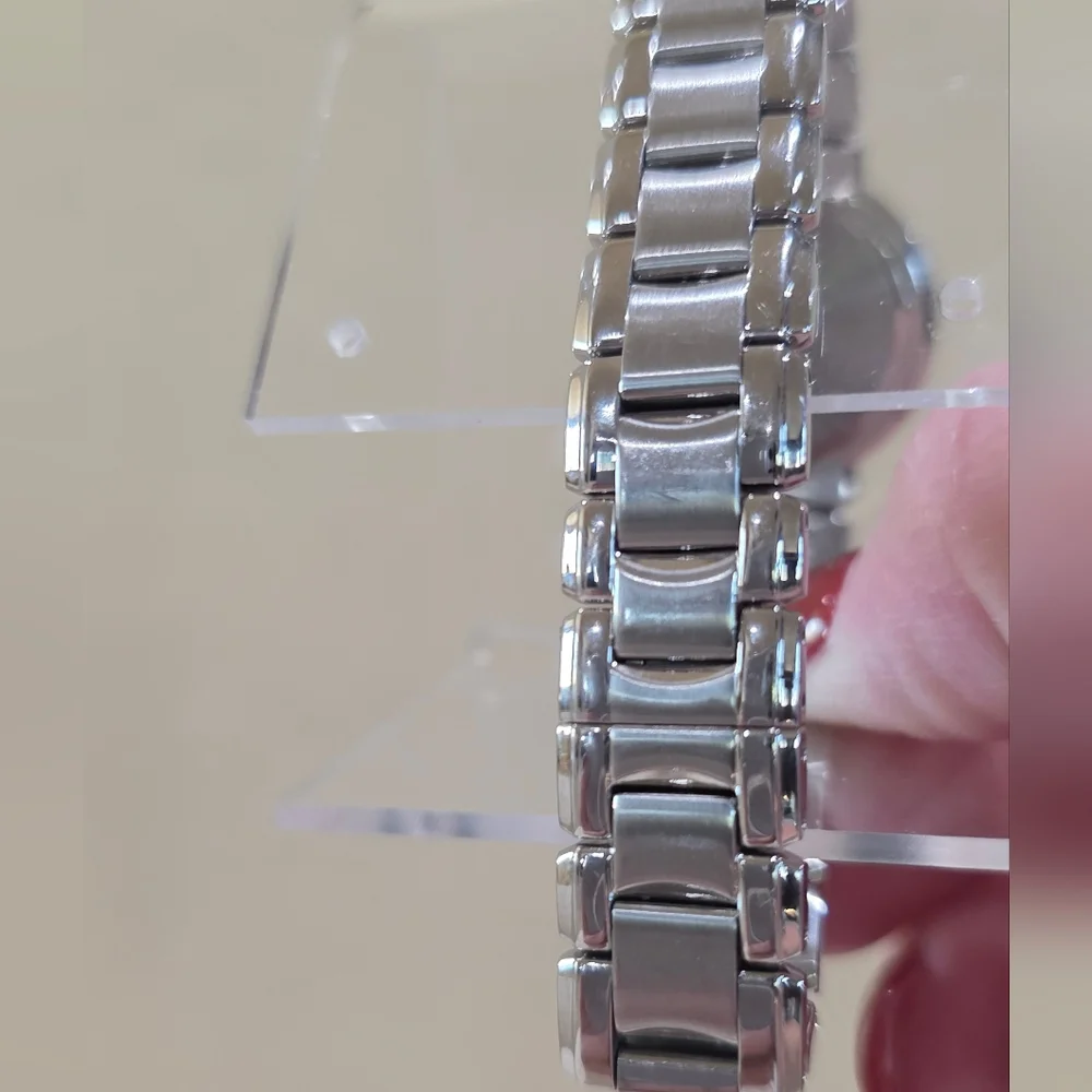 Classic Silver Bulova Women's Dress Collection Easy Read Wrist Watch C860903
